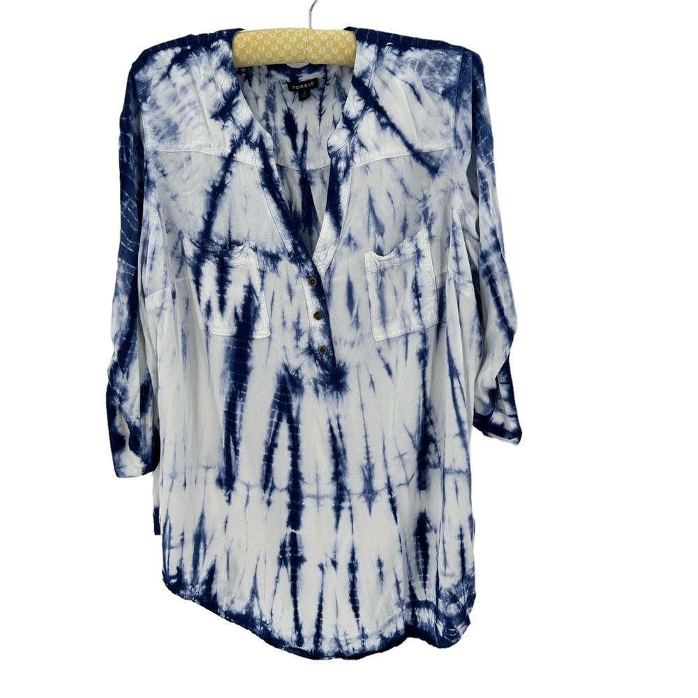 Torrid Roll Tab V Neck Henley Blouse Tie Dye Plus Size 2X EUC - Picture 1 of 8